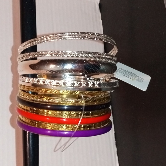 Assorted Bangle Bracelet Collection - Picture 2 of 5